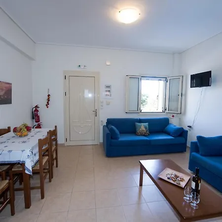 Manoleas - 4 * Stoupa
